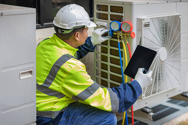 Professional Hvac technician working in Topeka, KS